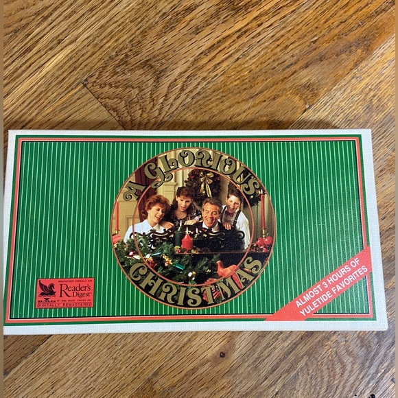 READERS DIGEST CHRISTMAS THROUGH THE YEARS  VINTAGE  AUDIO CASSETTE SET TAPES - Picture 2 of 9